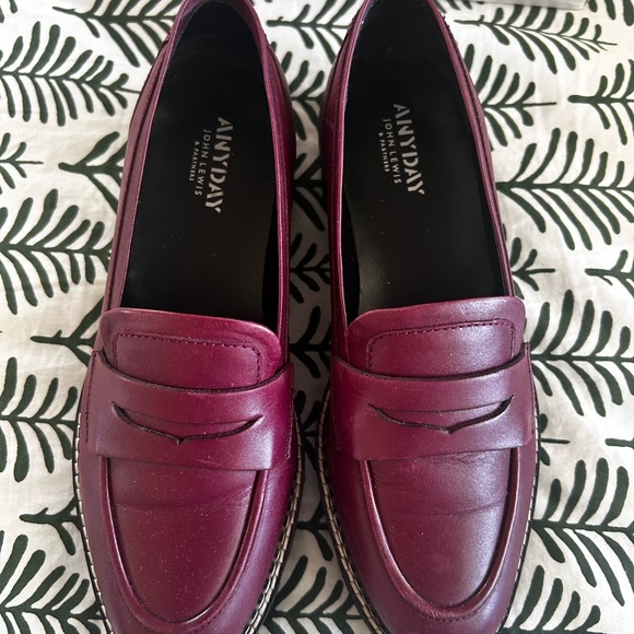 Women’s burgundy loafers. - Picture 2 of 8